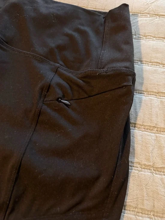 PINK Victoria's Secret Black Ultimate Leggings with Leopard Trim Size Medium - Picture 9 of 9